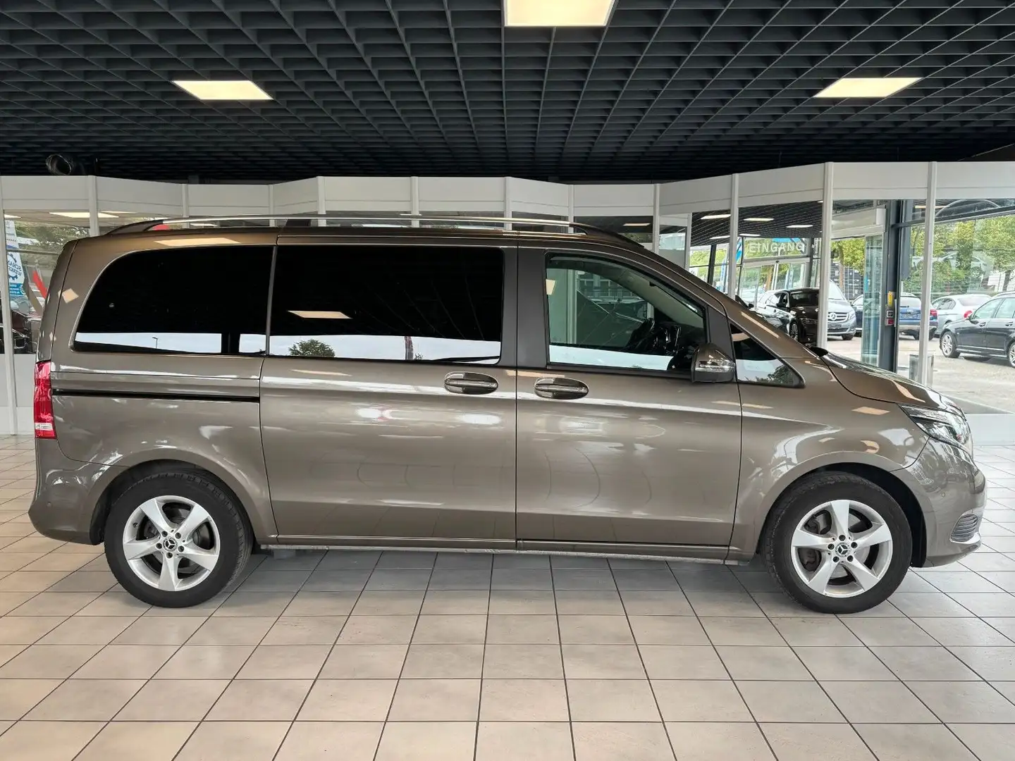 Mercedes-Benz V 200 V250 d AVANTGARDE 4M Сірий - 2