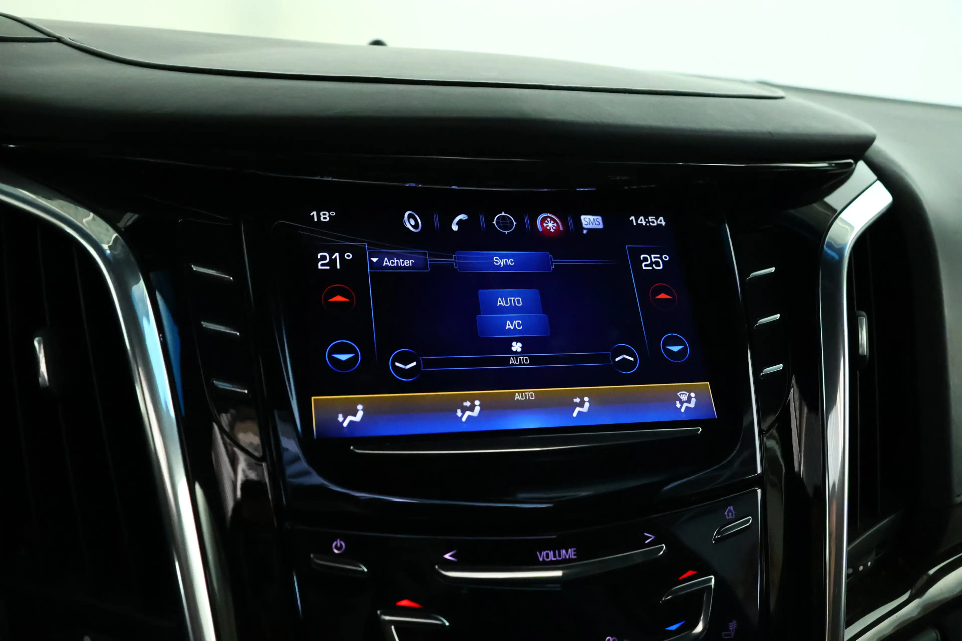 Cadillac Escalade 6.2 V8 Platinum ESV Panonrama / Opendak / ACC / Ko — photo 39