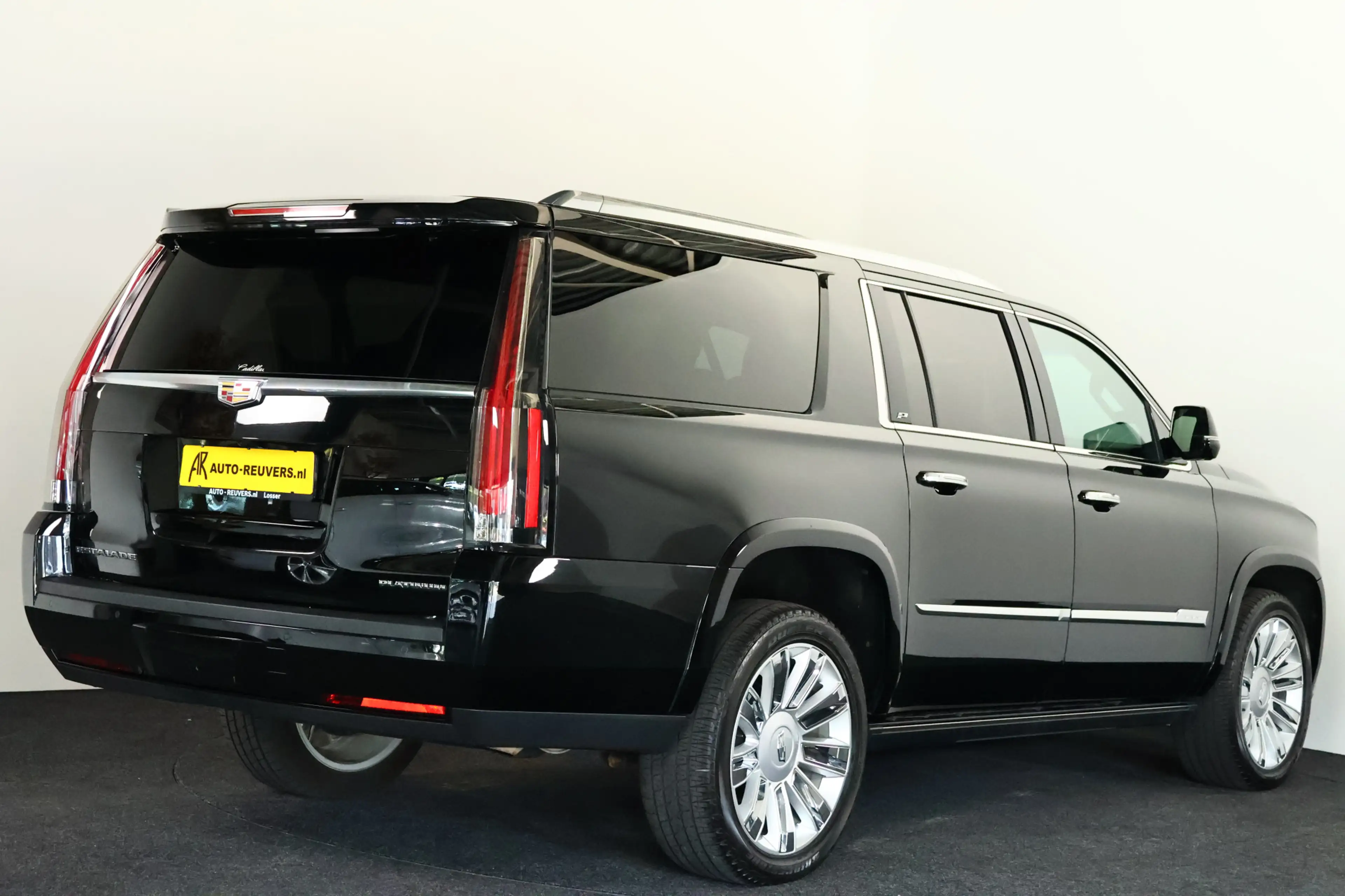 Cadillac Escalade 6.2 V8 Platinum ESV Panonrama / Opendak / ACC / Ko — photo 2