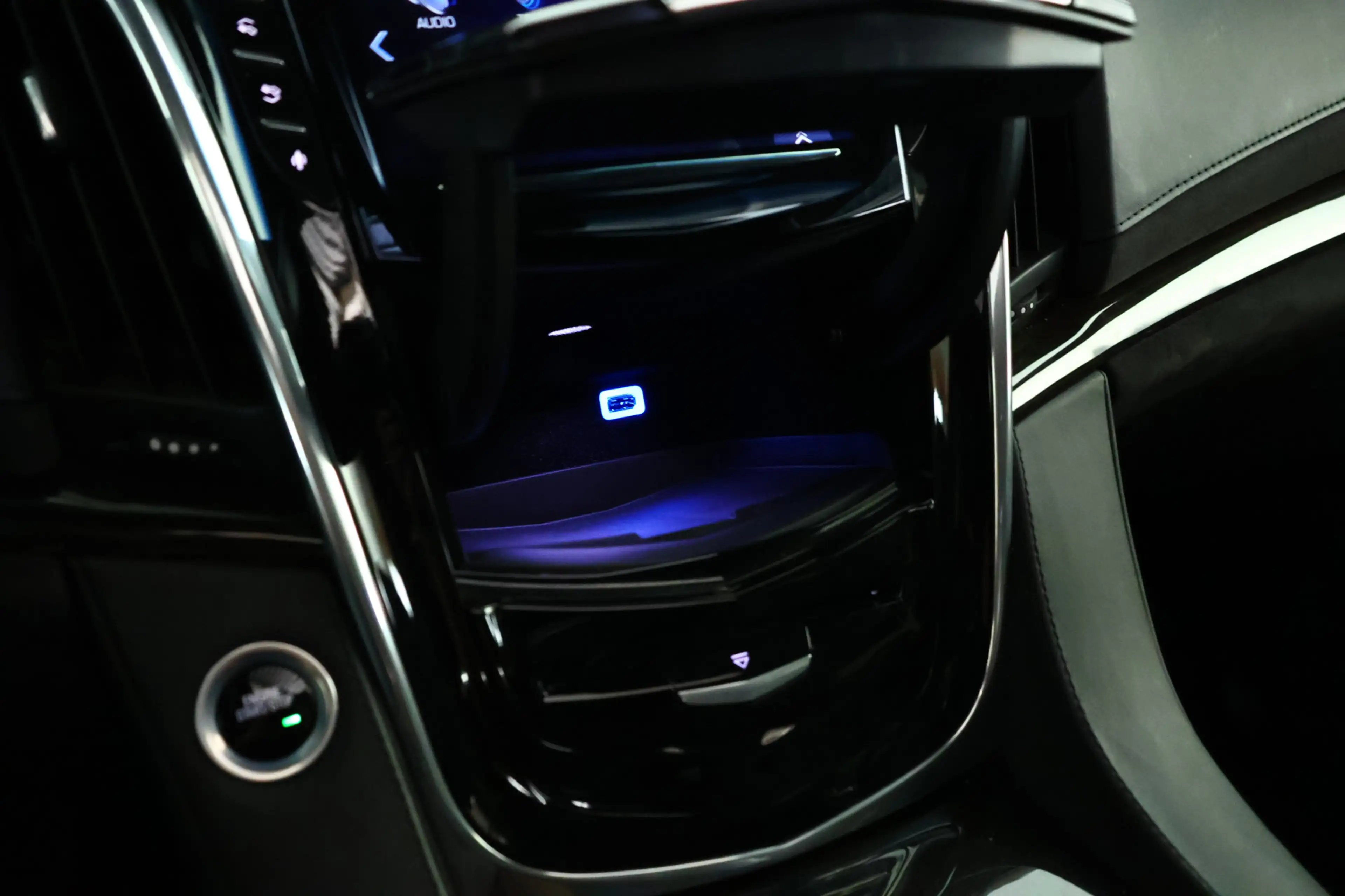 Cadillac Escalade 6.2 V8 Platinum ESV Panonrama / Opendak / ACC / Ko — photo 45