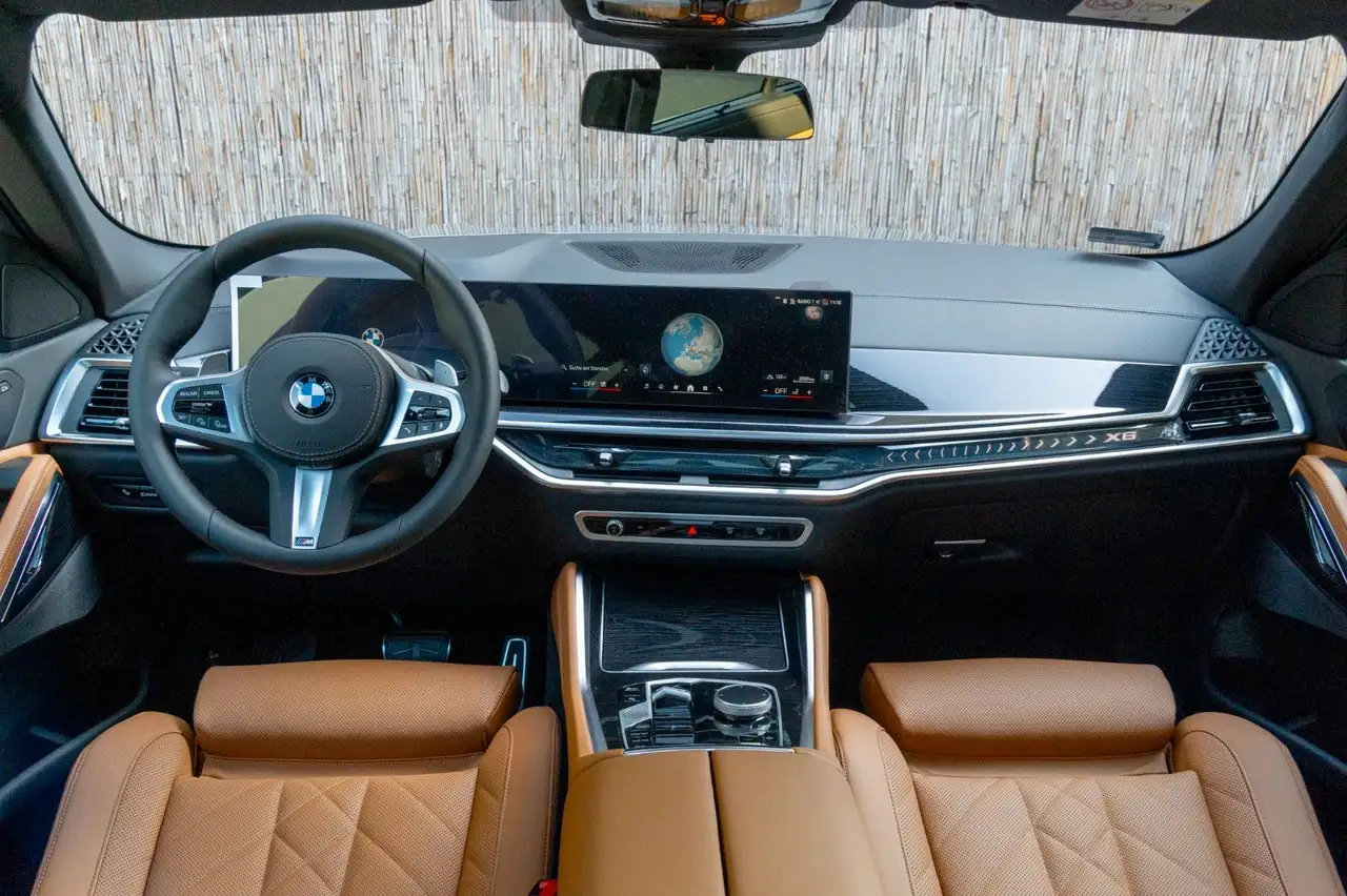 BMW X6 30d M SPORT.LUFTF.PANO.DR.ASS.22".PR.ASS.AHK 7
