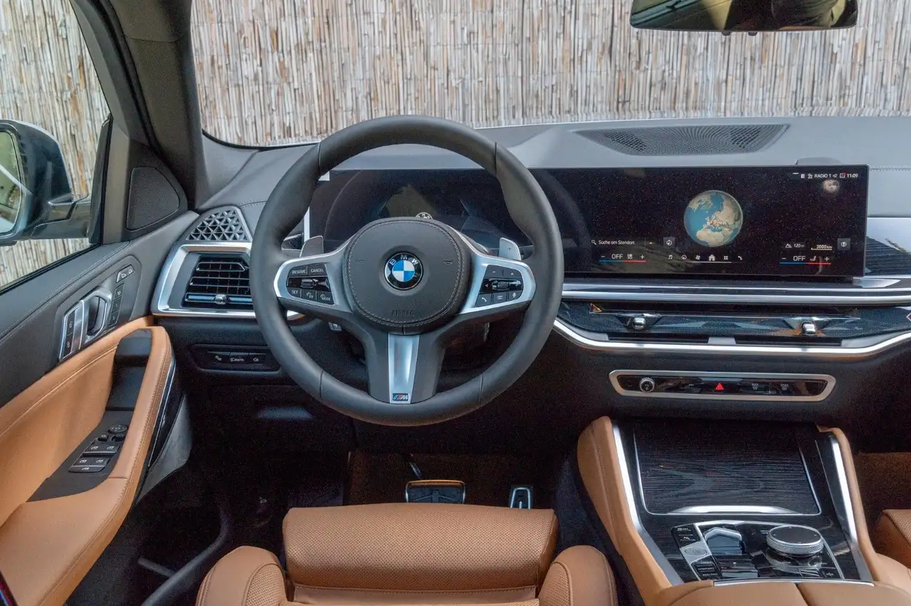 BMW X6 30d M SPORT.LUFTF.PANO.DR.ASS.22".PR.ASS.AHK 8