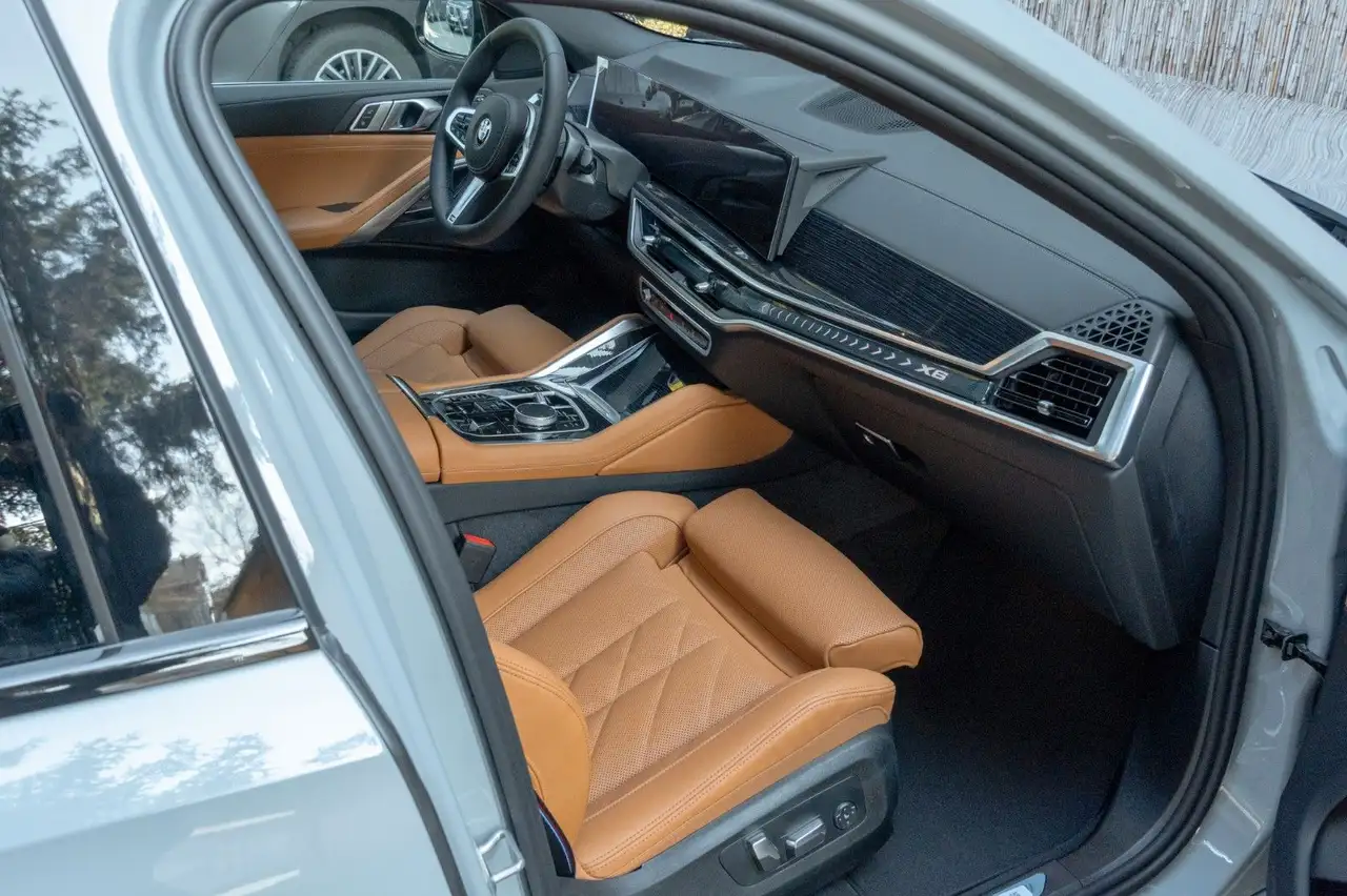 BMW X6 30d M SPORT.LUFTF.PANO.DR.ASS.22".PR.ASS.AHK 13