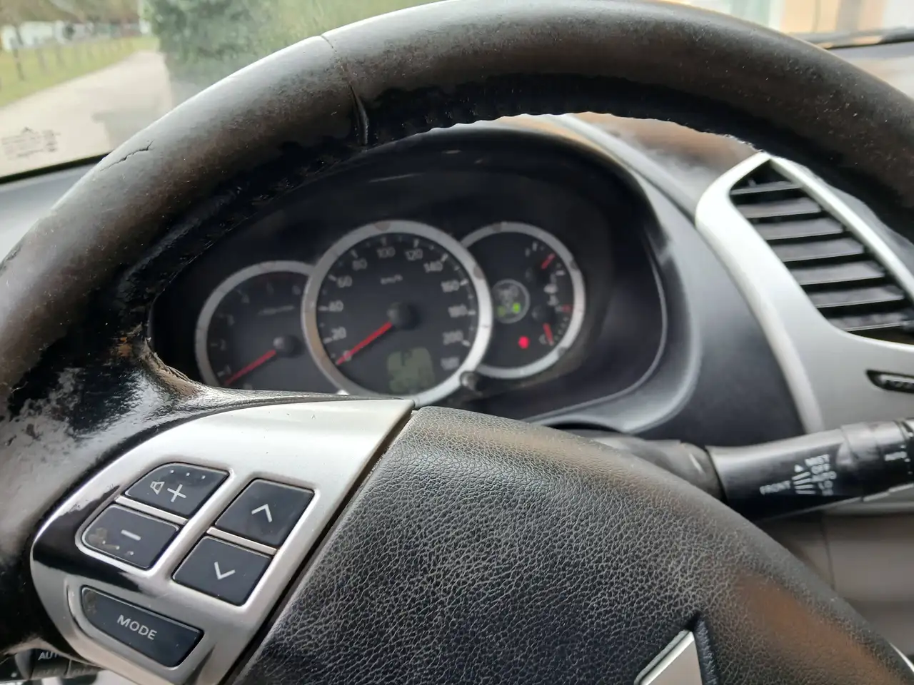 Mitsubishi L200