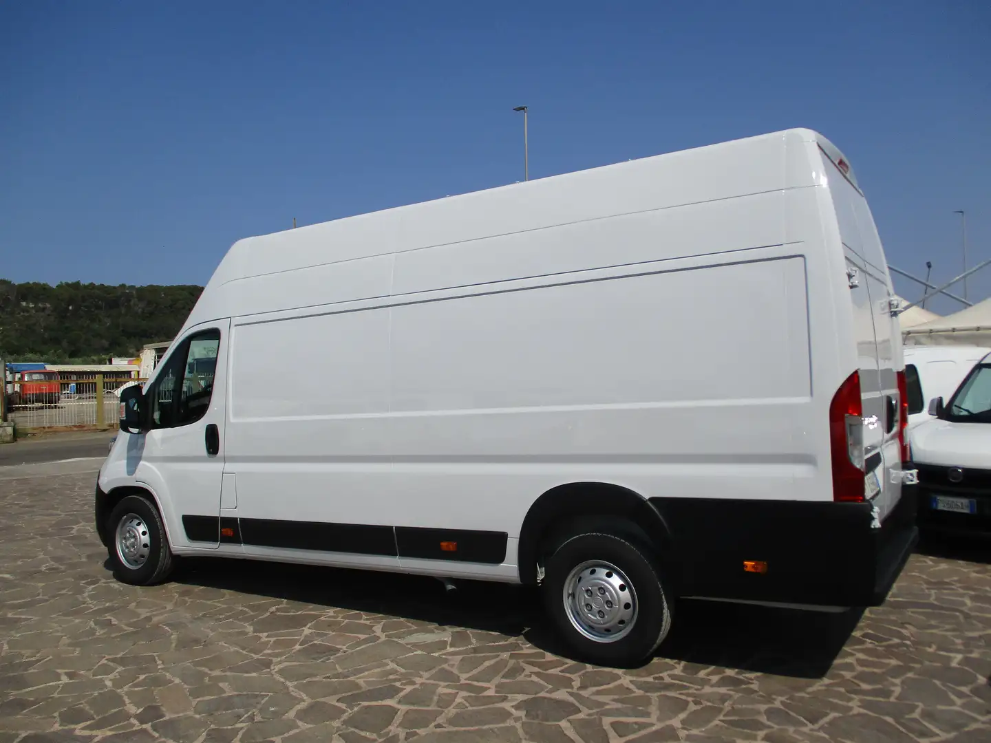 Fiat Ducato MAXI 2.3 M-JET 140CV L4H3 PASSO LUNGO TETTO ALTO Bianco - 2