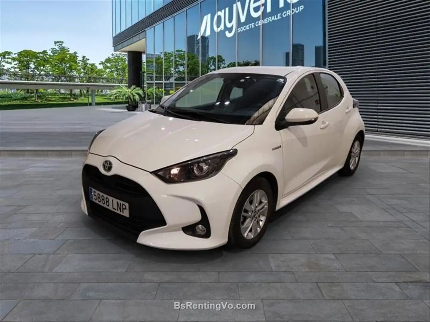 Toyota Yaris 1.5 120H Business Plus - 1