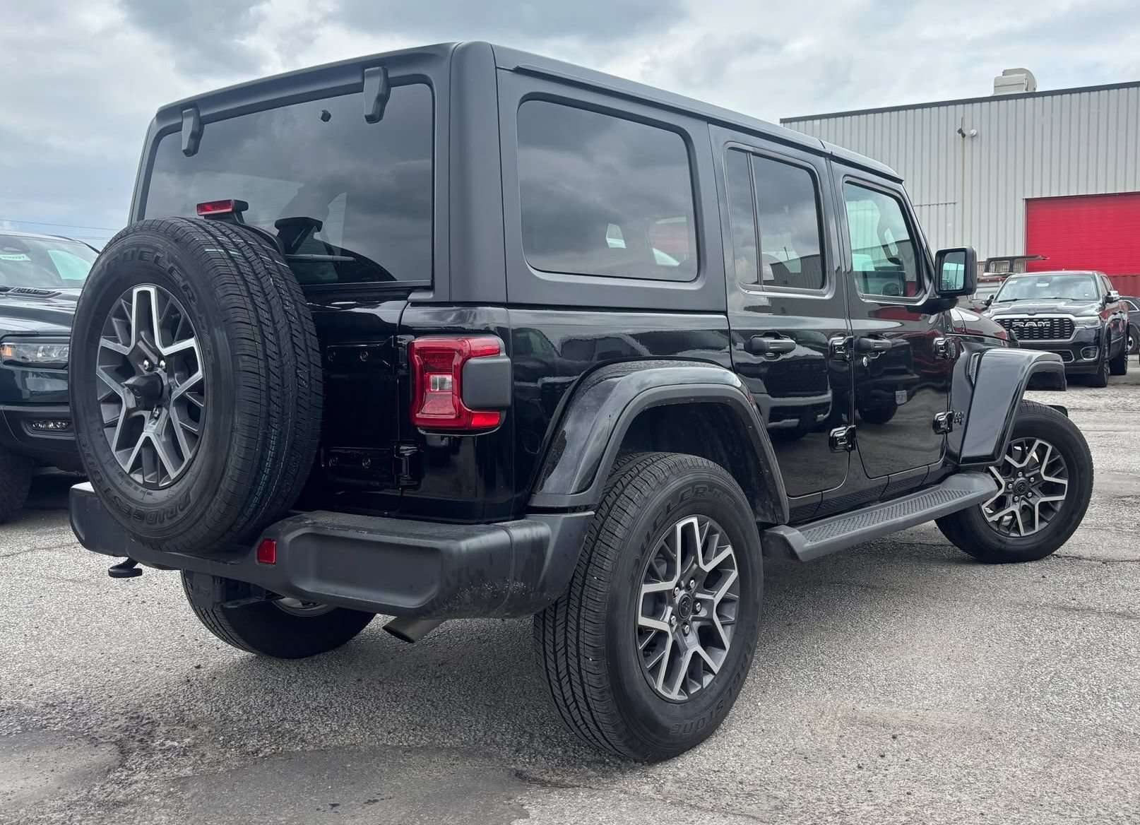 2026 Jeep Wrangler SAHARA**4X4**12.3 TOUCHSCREEN**NAV**HEATED SEATS** — photo 1