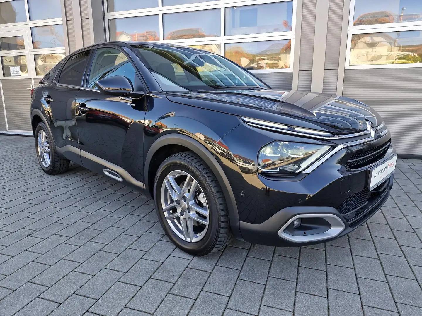 Citroen C4 Shine B-HDi 130 ETA8 HUD*SHZ*360°Kamera*ACC* Schwarz - 2