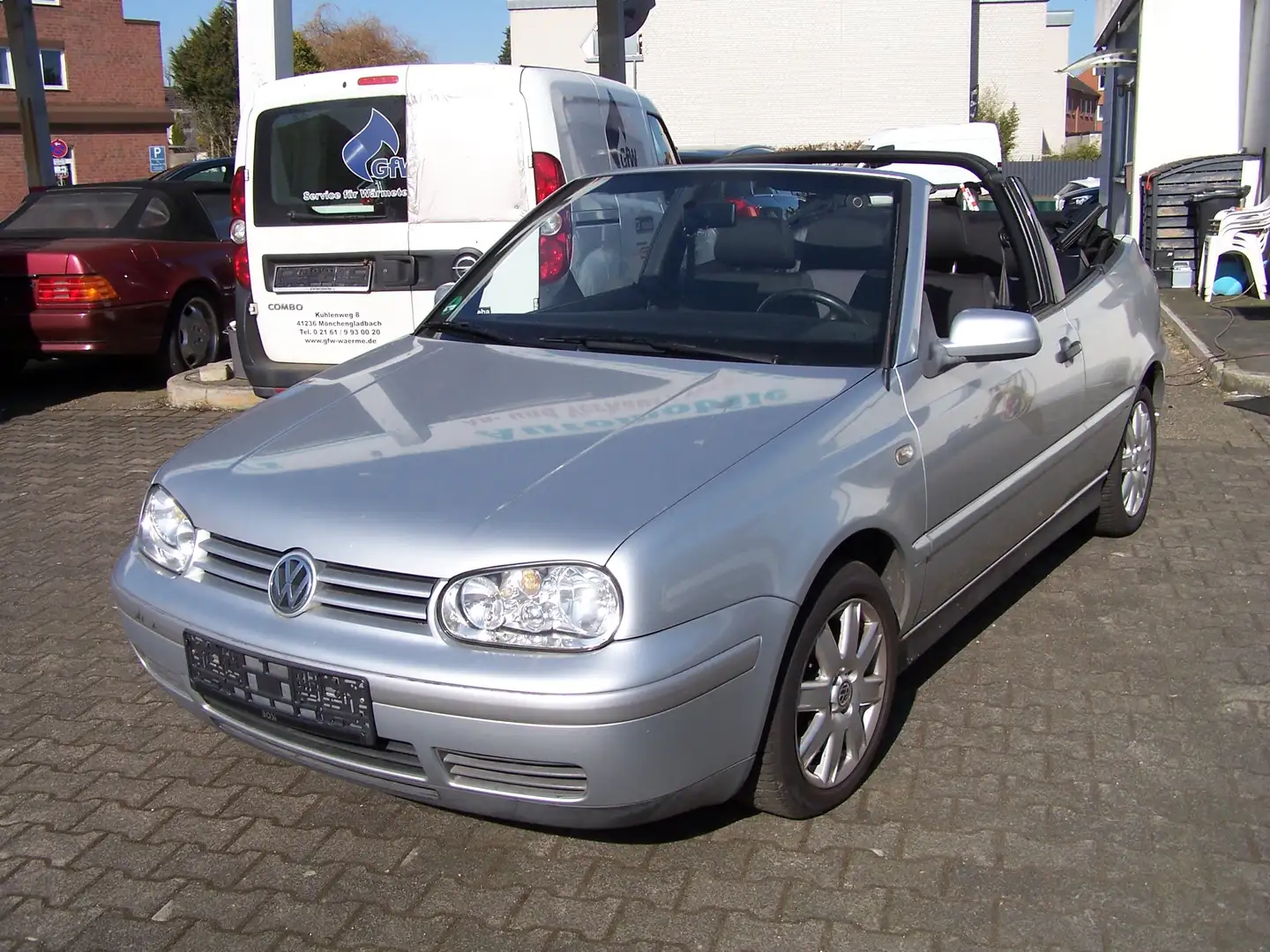 Volkswagen Golf Cabriolet Cabrio 2.0 Sportline Automatik Argento - 1