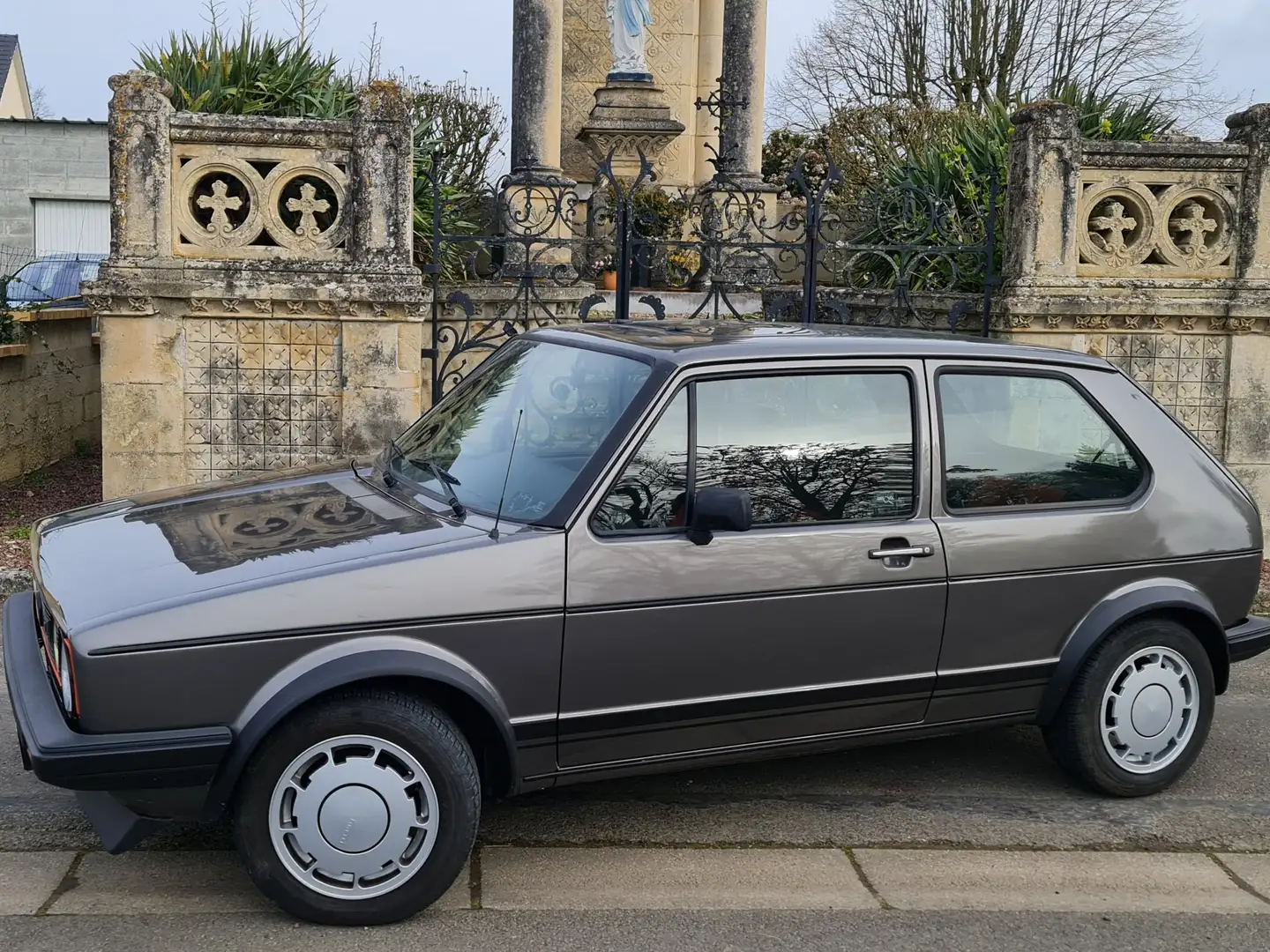 Volkswagen Golf GTI 1.8i  Plus Сірий - 2