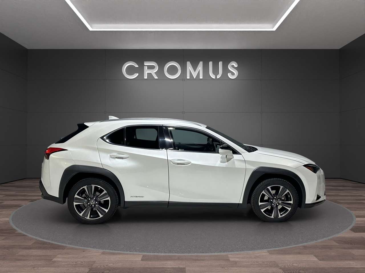 Lexus UX 250h 2.0 Luxury 2wd cvt