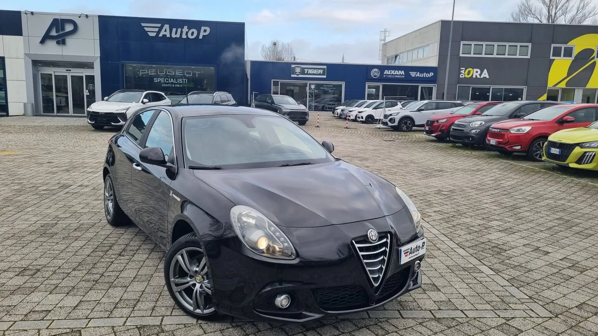 Alfa Romeo Giulietta 1.4 Turbo Benzina GPL 120cv Distinctive Schwarz - 2