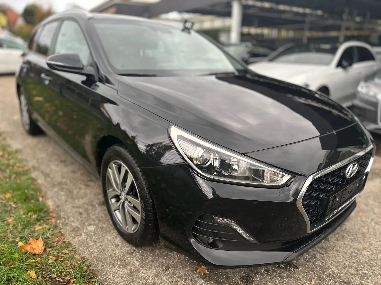 Hyundai i30 1.6 CRDi YES! KAMERA * 1. HAND * Schwarz - 2