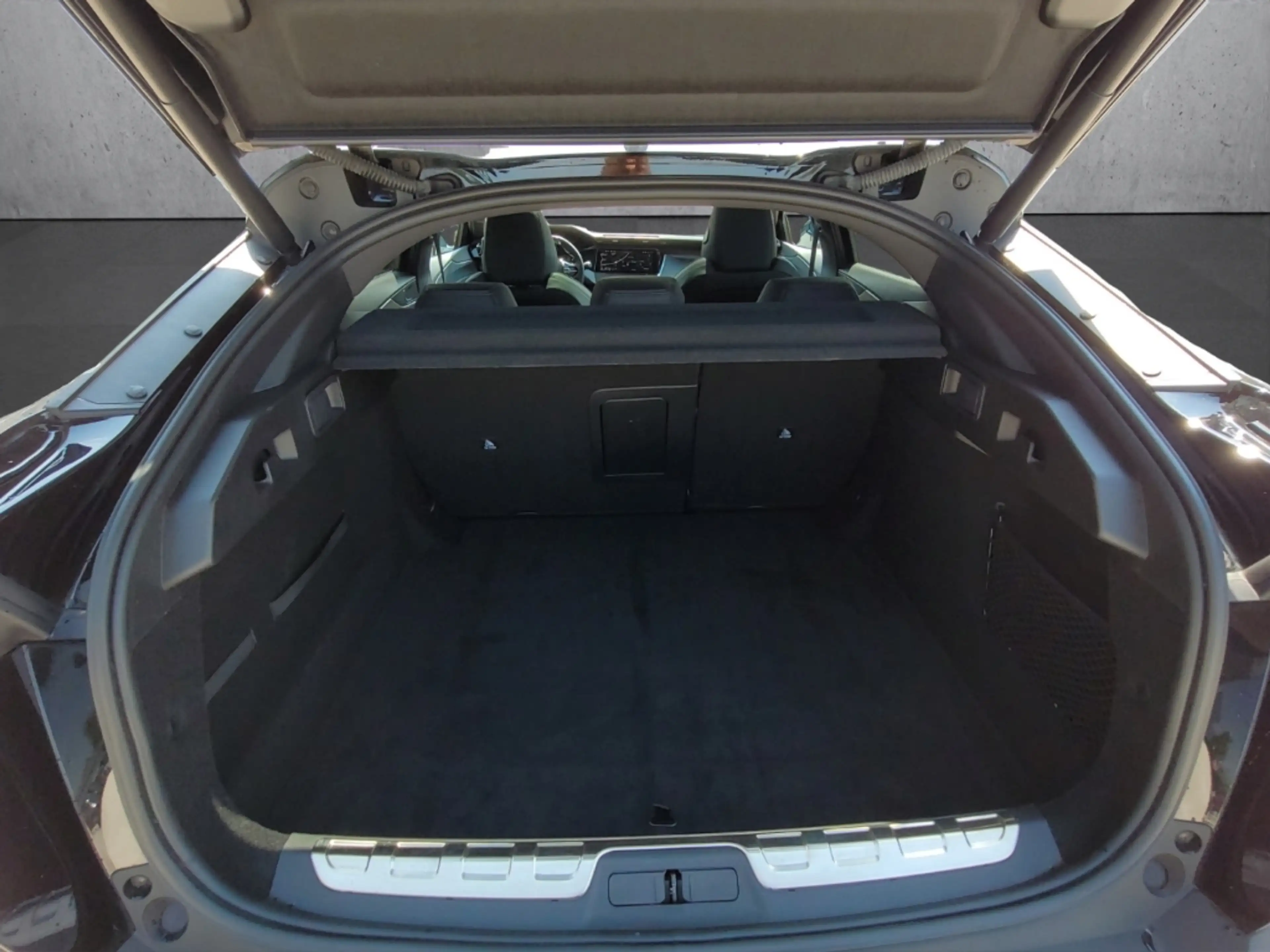 Peugeot 408 GT PureTech 130 EAT8 El. Panodach Navi Memory Sitz — photo 7