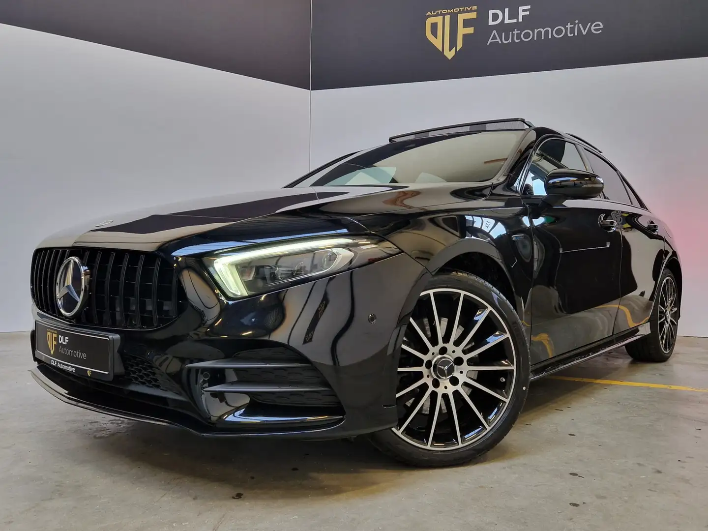 Mercedes-Benz A 250 e Business Solution AMG Limited Negro - 2