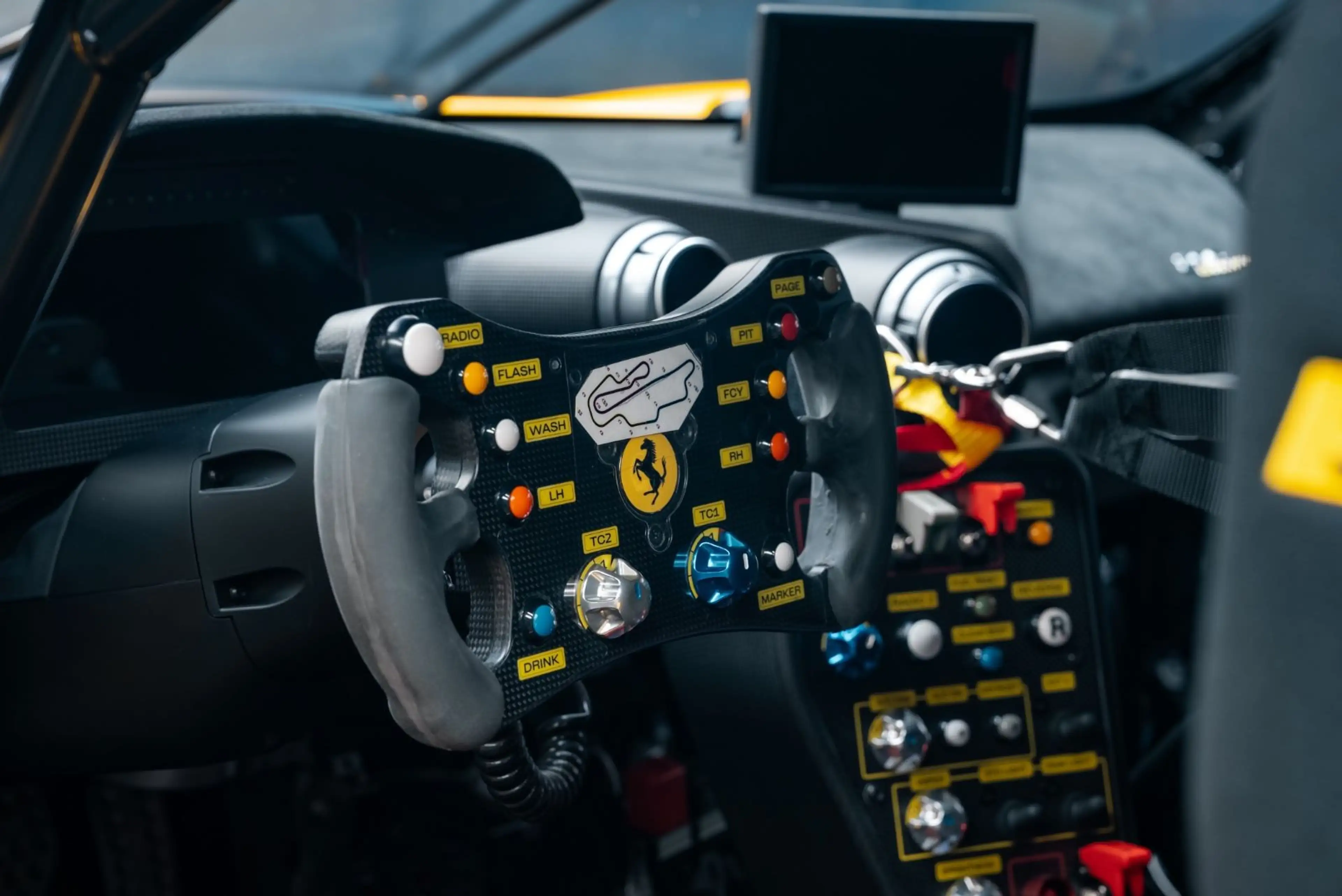 Ferrari 296 GTB 296 Challenge TOP/PASSENGER SEAT/SILENCERS — photo 8