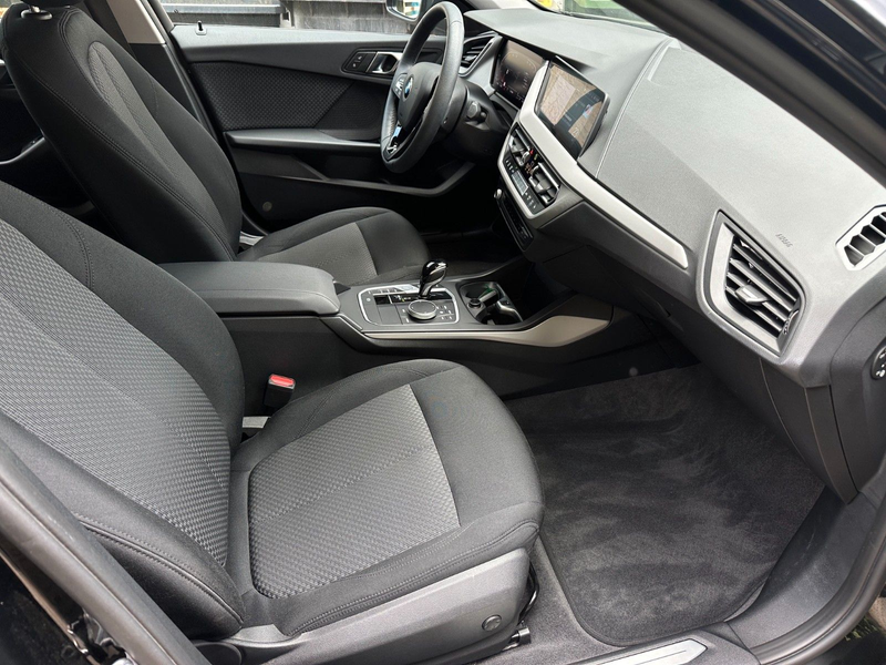 BMW 120 i Advantage LED SHZ 17" DAB Live Cockpit Pro — photo 11