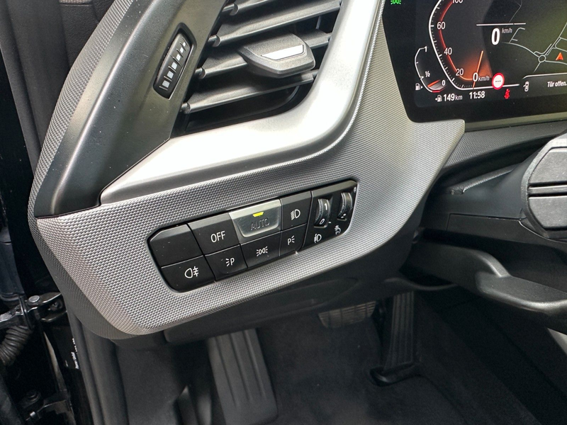 BMW 120 i Advantage LED SHZ 17" DAB Live Cockpit Pro — photo 4