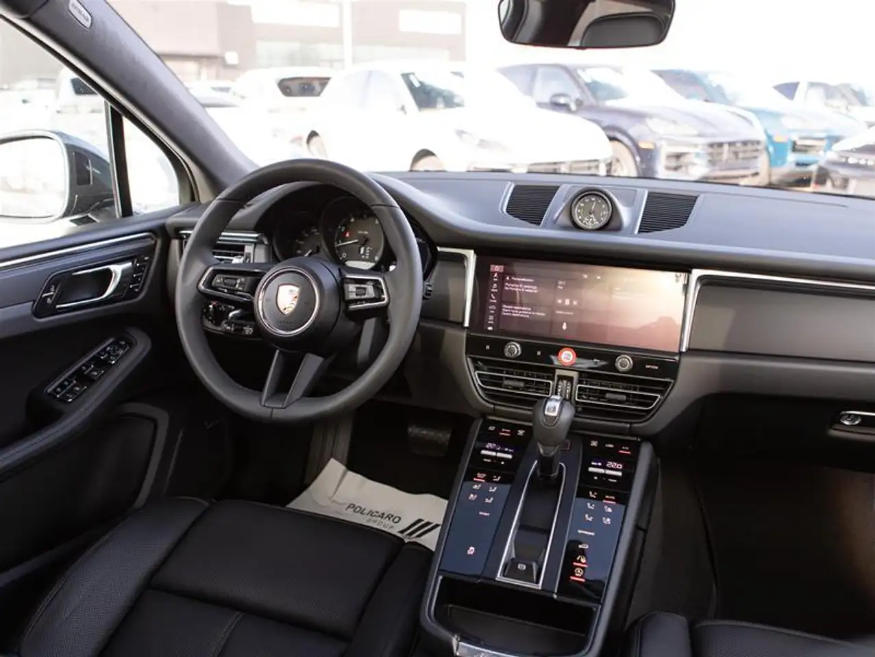 Porsche Macan снимка Porsche Macan