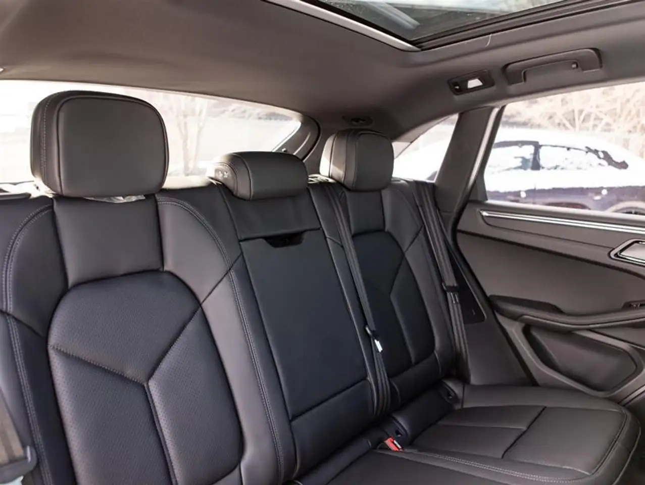 Porsche Macan снимка Porsche Macan