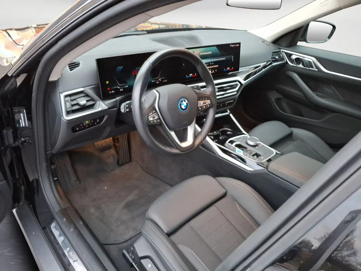 BMW i4 eDrive40 Navi Bluetooth PDC MP3 Schn. Klima Schwarz - 2