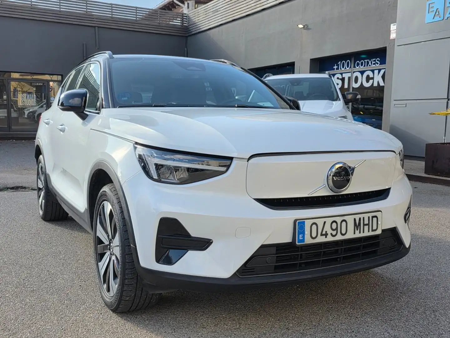 Volvo XC40 Recharge Single Core Auto Weiß - 1