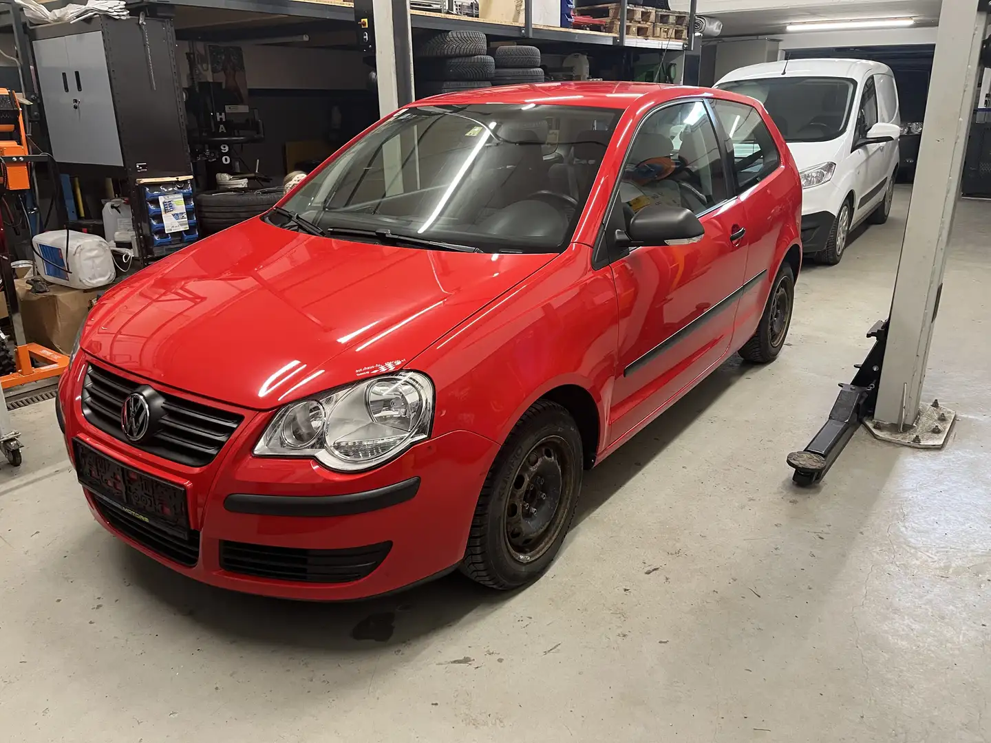 Volkswagen Polo Trendline 1,2 Rot - 1