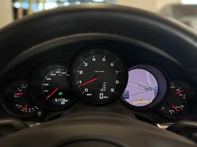 Porsche 911 view 30