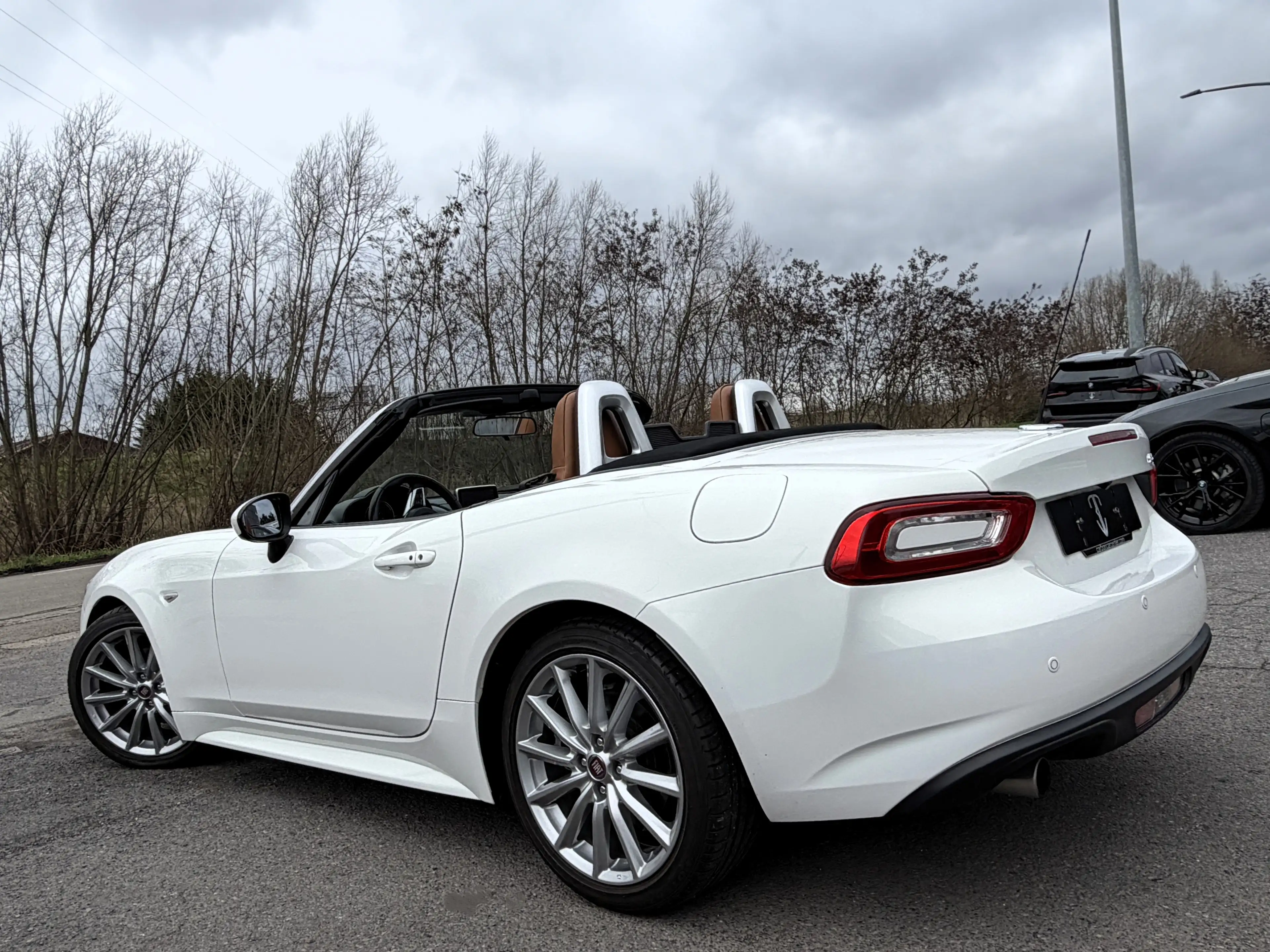 Fiat 124 Spider 1.4 MultiAir Lusso KEYLESS/NAVI/CAMERA/FULL HISTO — photo 15