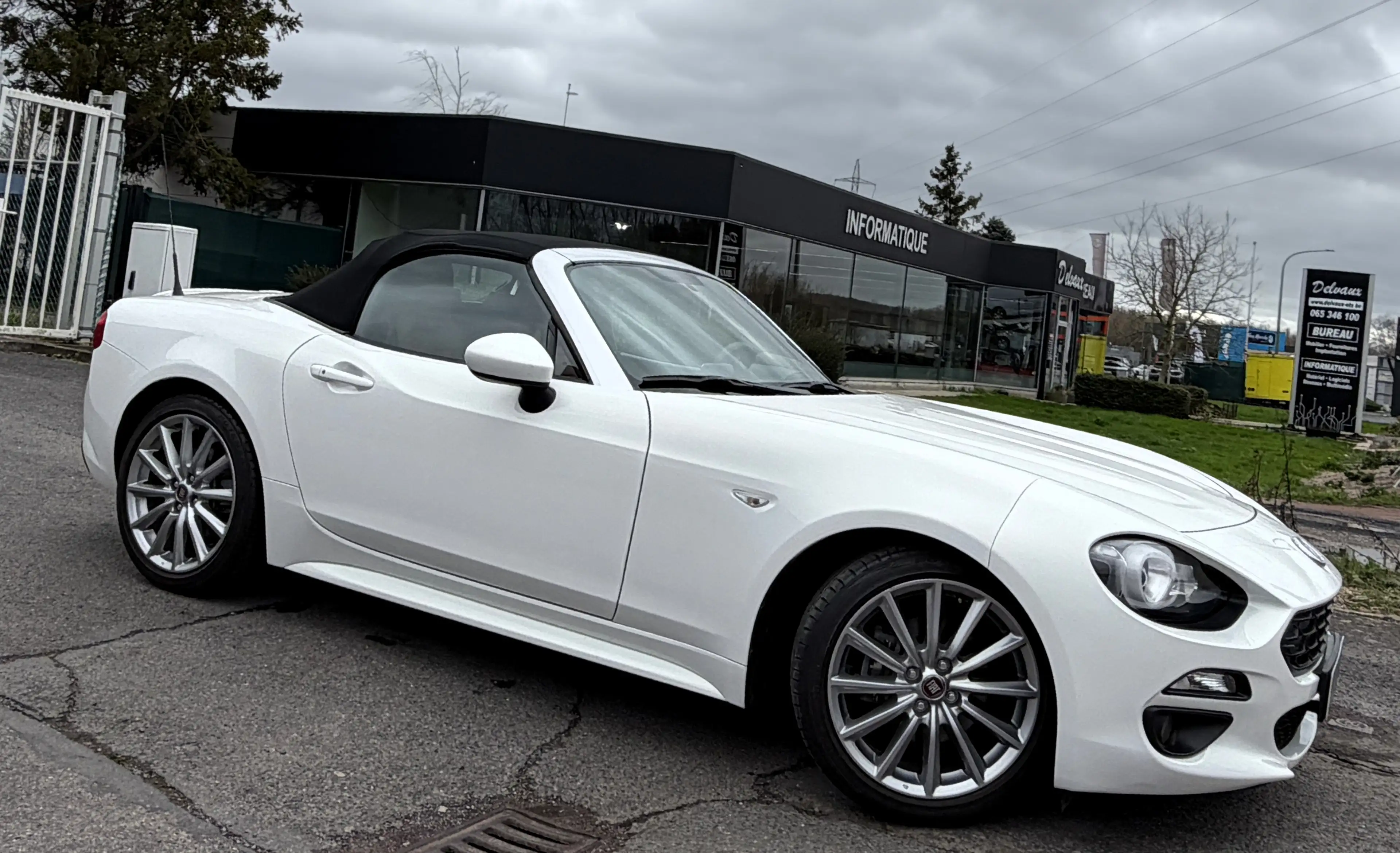 Fiat 124 Spider 1.4 MultiAir Lusso KEYLESS/NAVI/CAMERA/FULL HISTO — photo 9