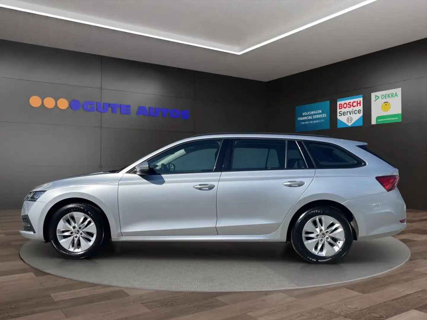 Skoda Octavia Octavia Combi 2.0 TDI Active *PDC*KLIMA*LED* Silber - 2