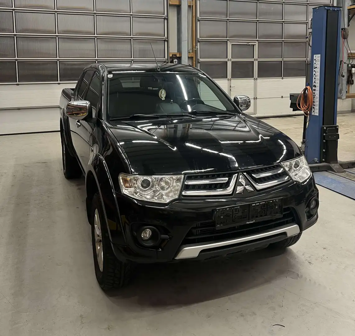 Mitsubishi L200 L200 DK DI-D 2,5 HP Top Editio Schwarz - 2