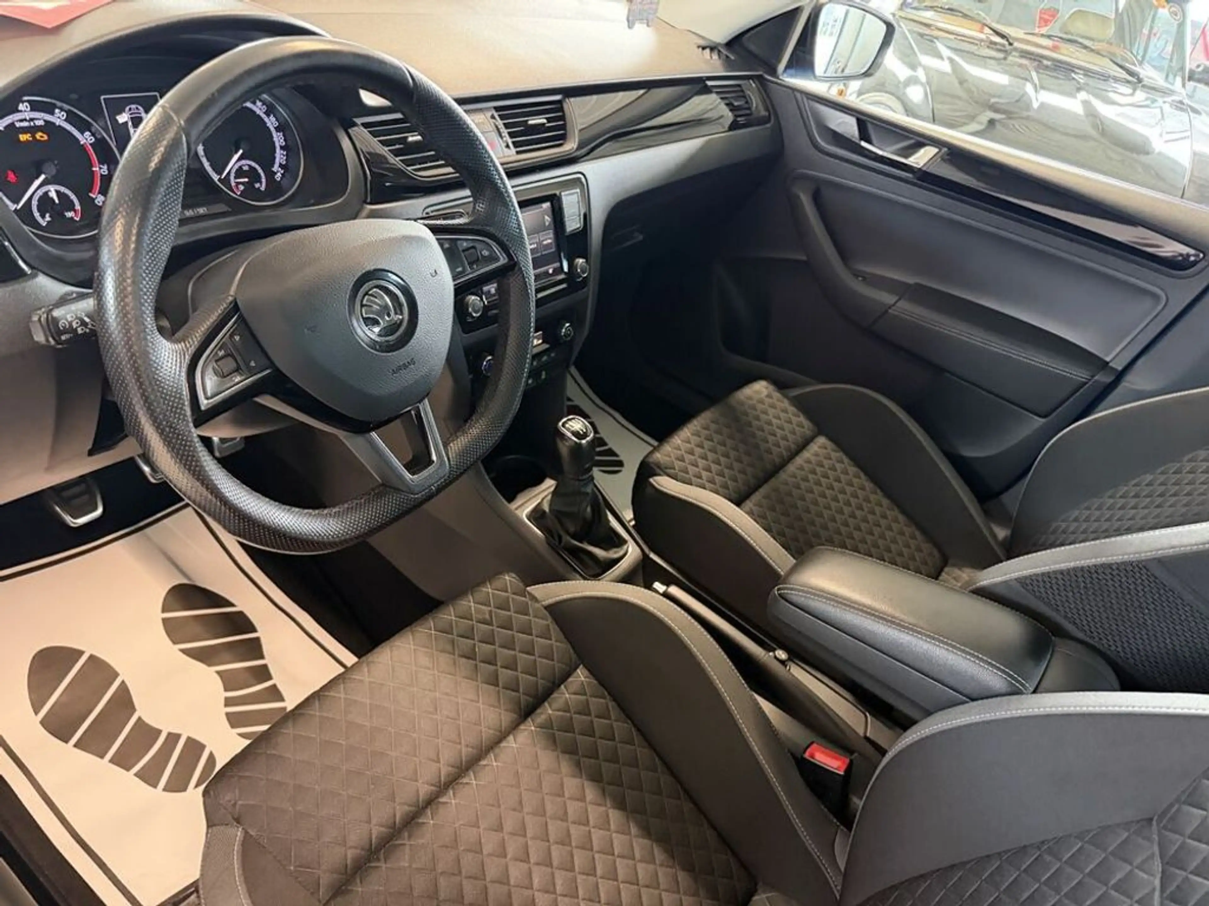 Skoda Rapid/Spaceback Sport Edition -1. Besitz — photo 13