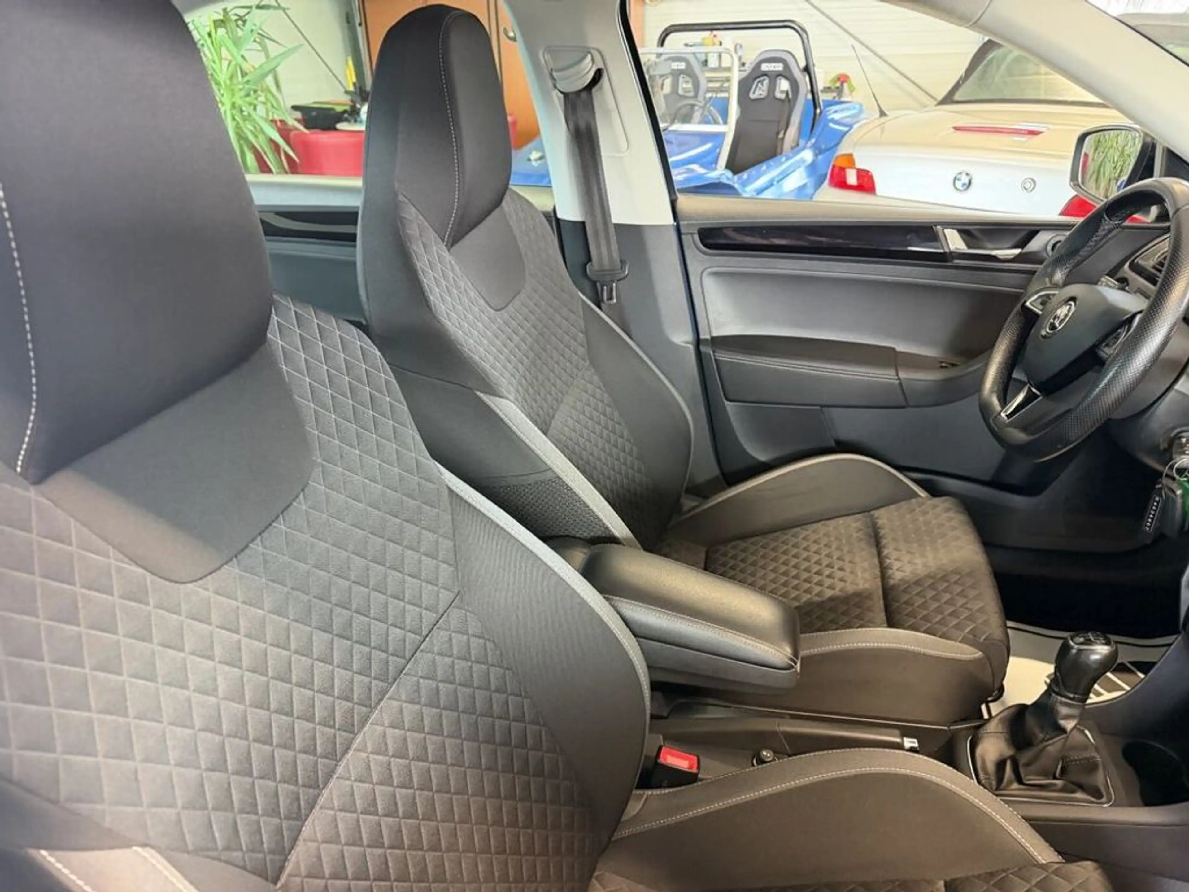 Skoda Rapid/Spaceback Sport Edition -1. Besitz — photo 11