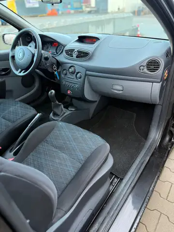 Renault Clio view 6