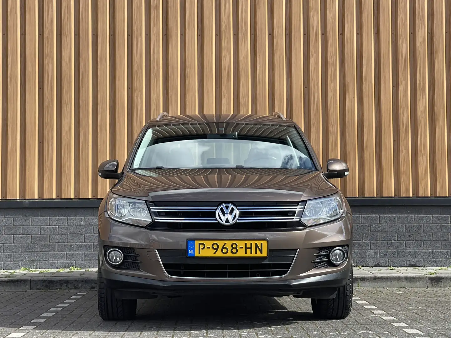 Volkswagen Tiguan 1.4 TSI Comfort&Design | 17'' Lichtmetaal | Afneem Bruin - 2