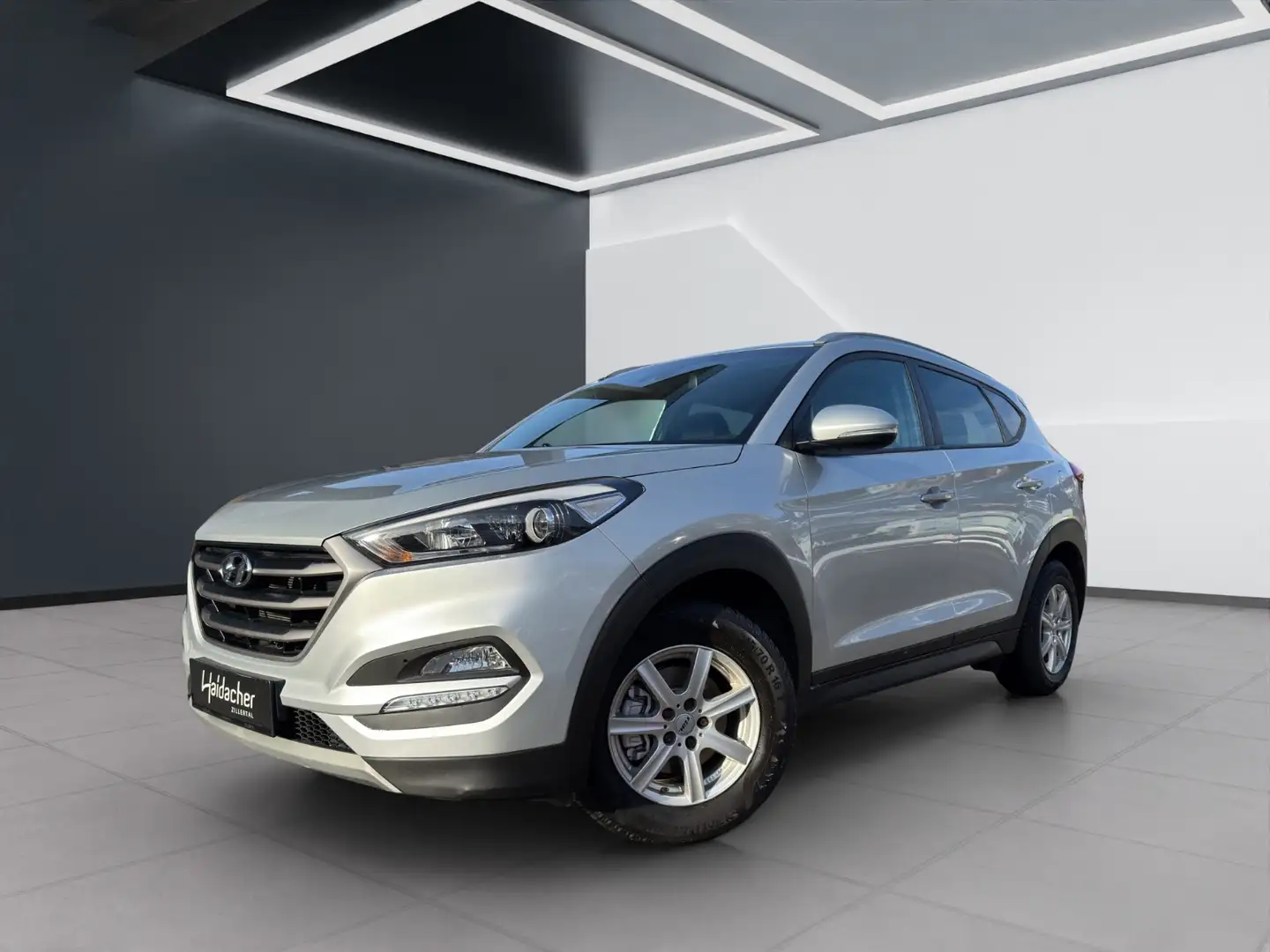 Hyundai TUCSON AUT Grau - 2