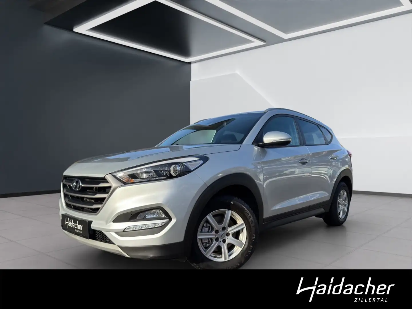 Hyundai TUCSON AUT Grau - 1