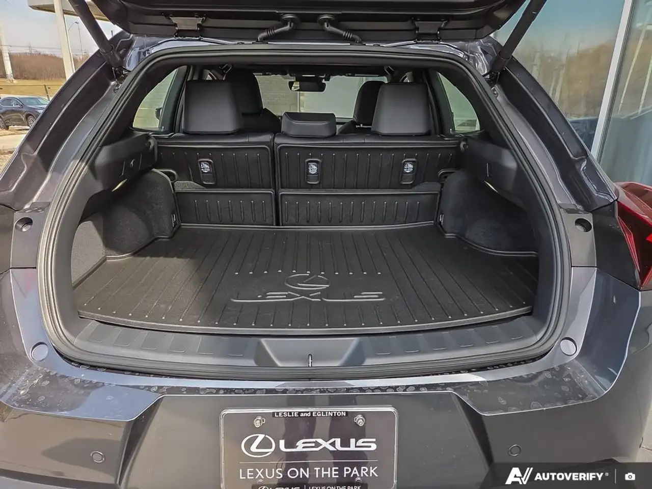Lexus UX снимка Lexus UX
