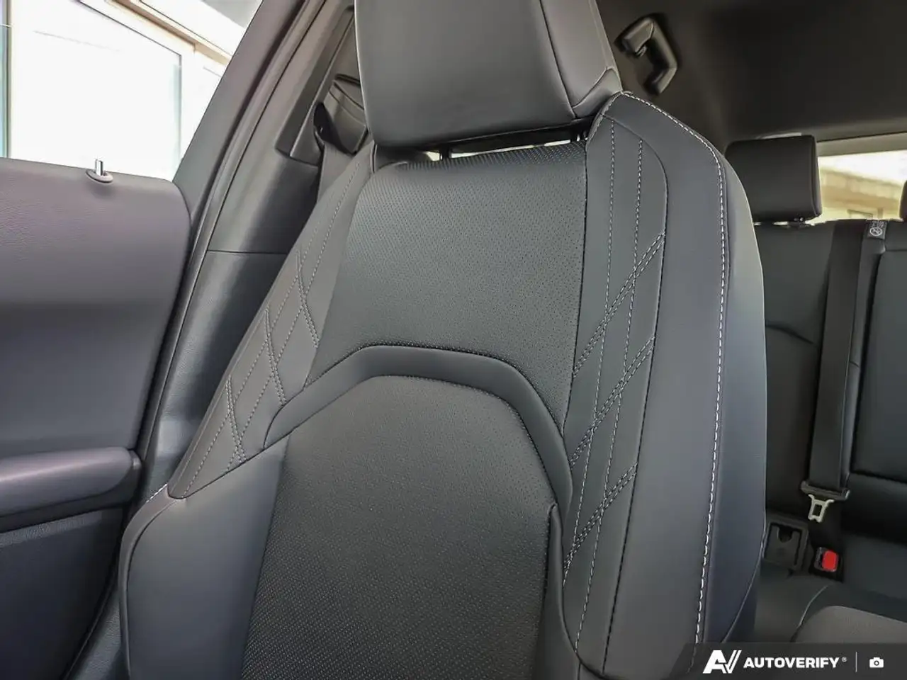 Lexus UX снимка Lexus UX