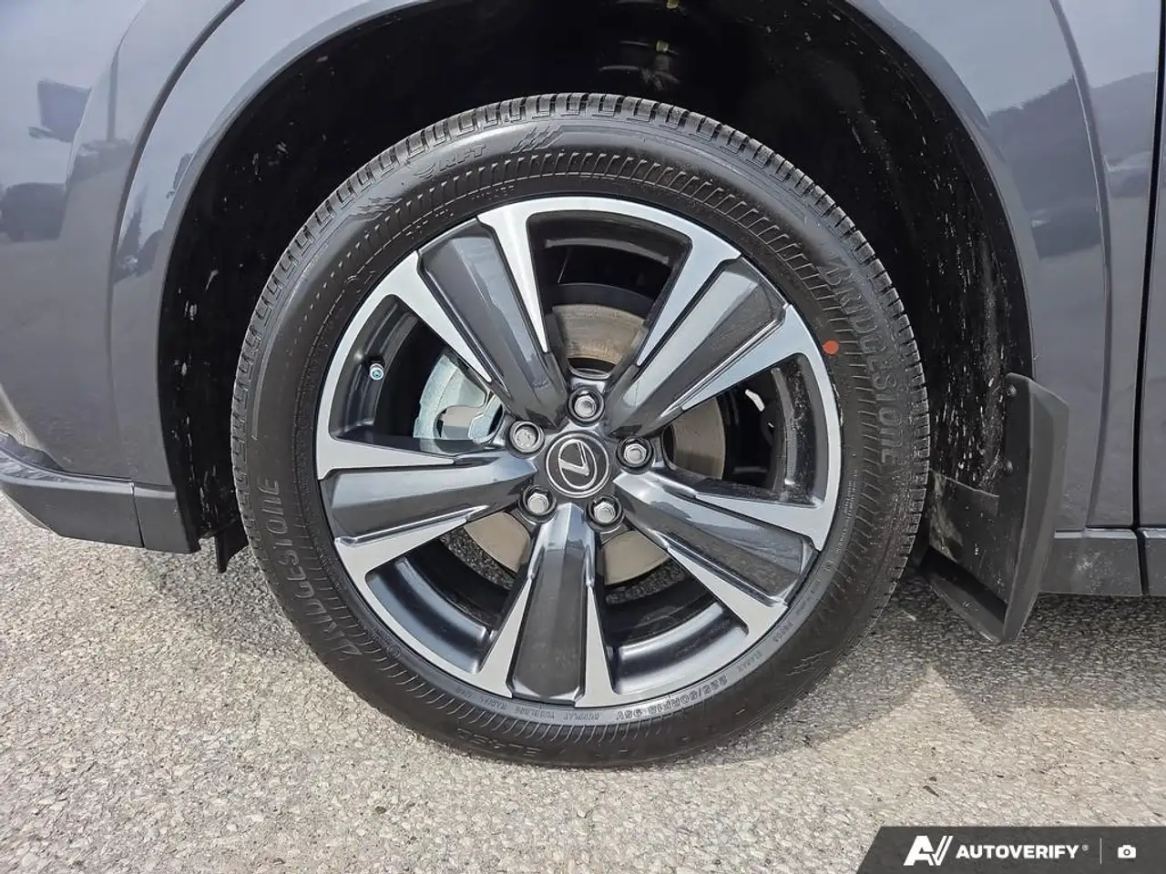 Lexus UX снимка Lexus UX