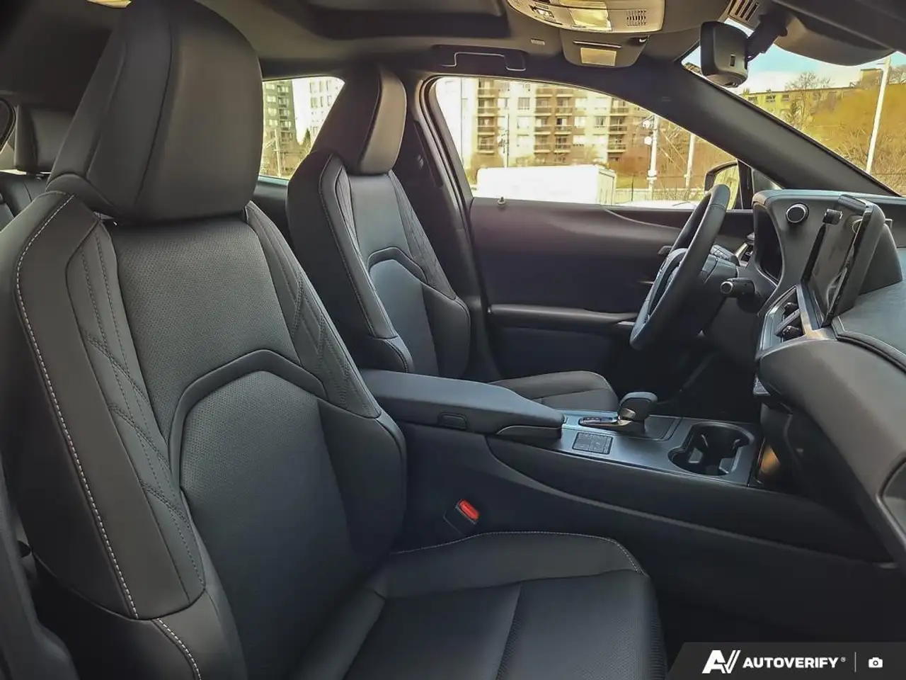 Lexus UX снимка Lexus UX