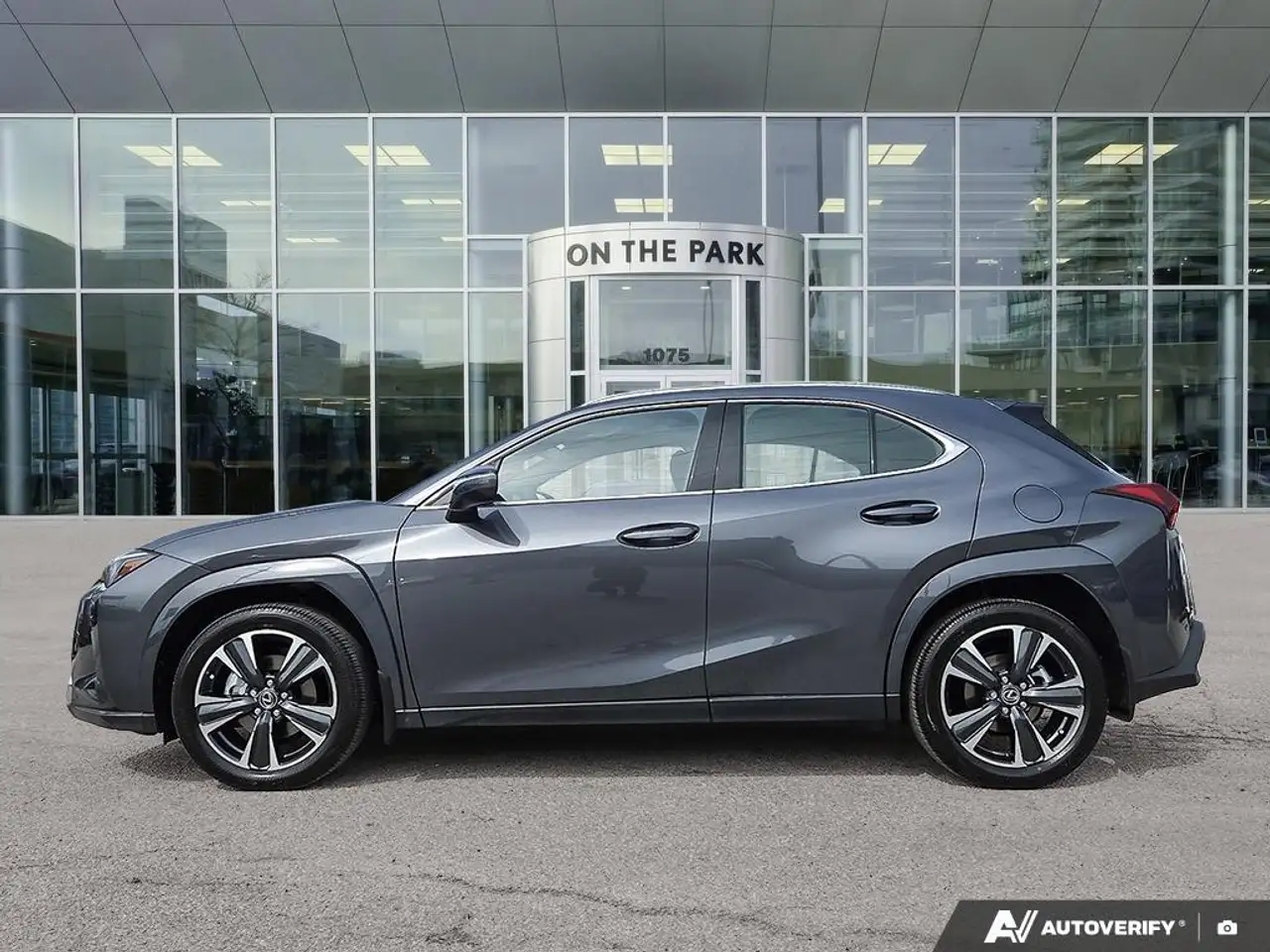 Lexus UX снимка Lexus UX