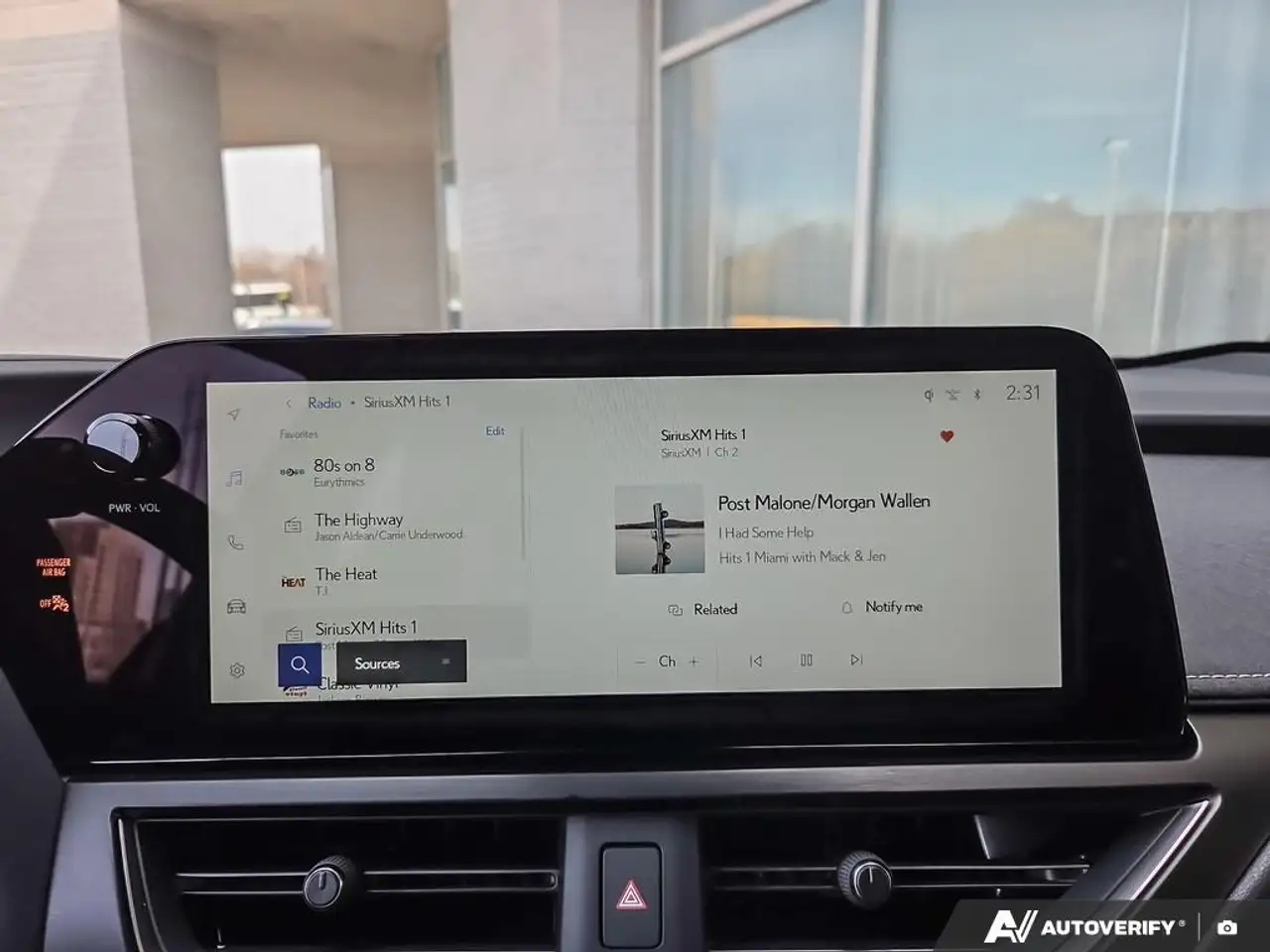 Lexus UX снимка Lexus UX