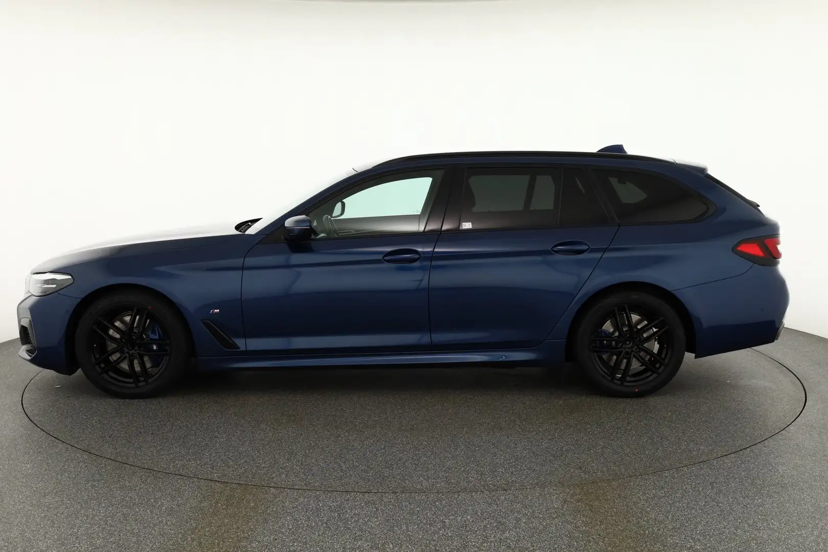 BMW 520 520d Touring M Sport LED Navi HarmanKardon Leder Azul - 2