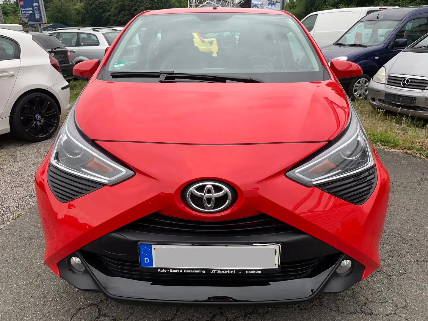 Toyota Aygo x-play club Rot - 1