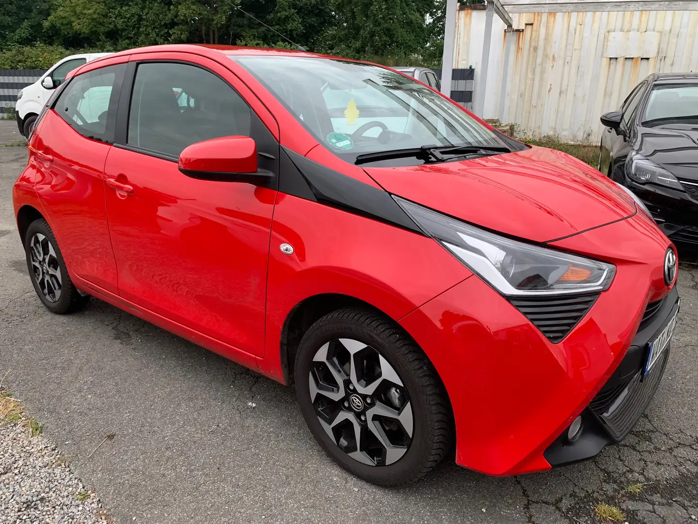 Toyota Aygo x-play club Rot - 1
