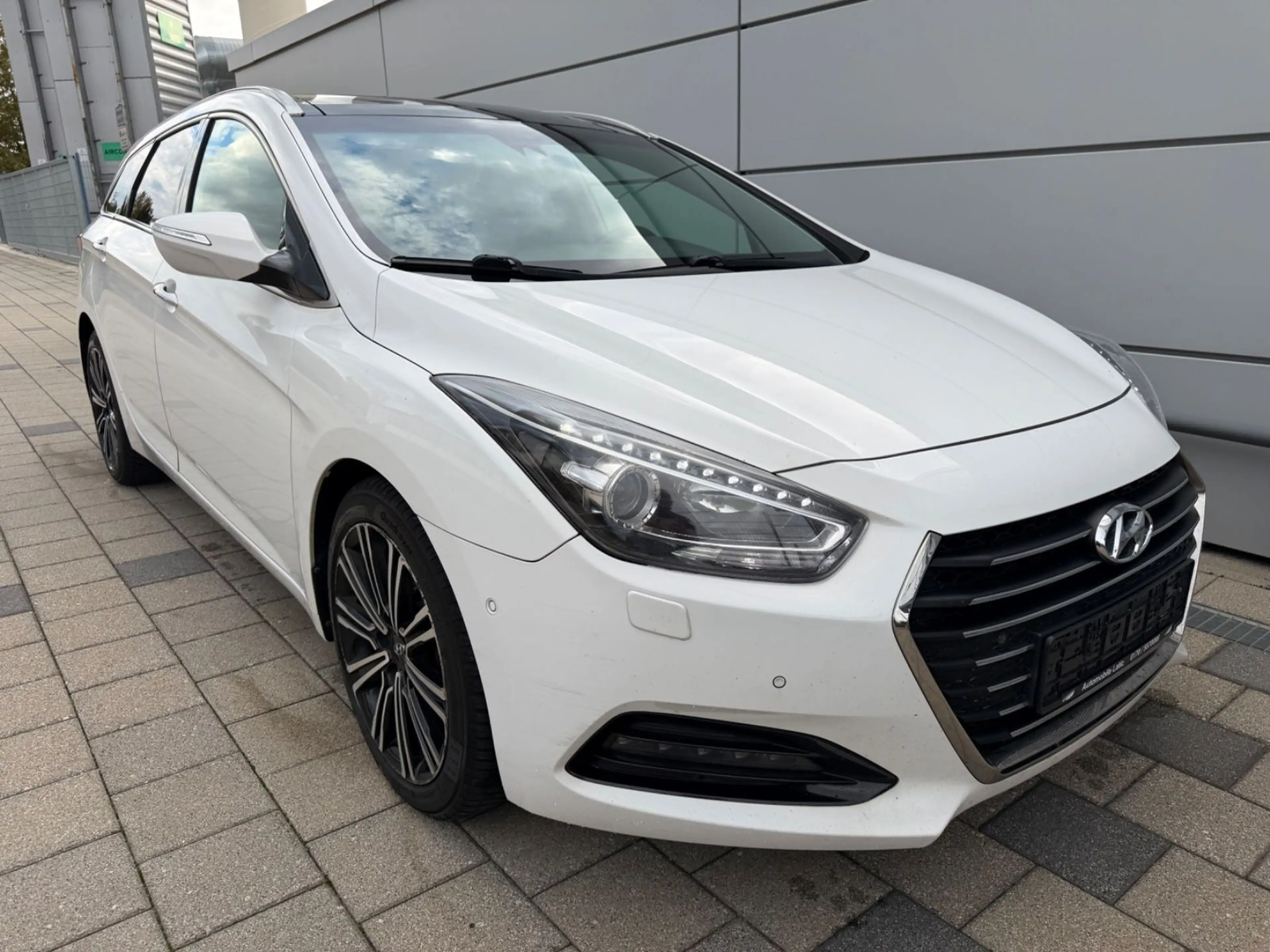 Hyundai i40 blue Premium*LED*SHZ*LEDER*NAVI*PANO*KAMERA — photo 8