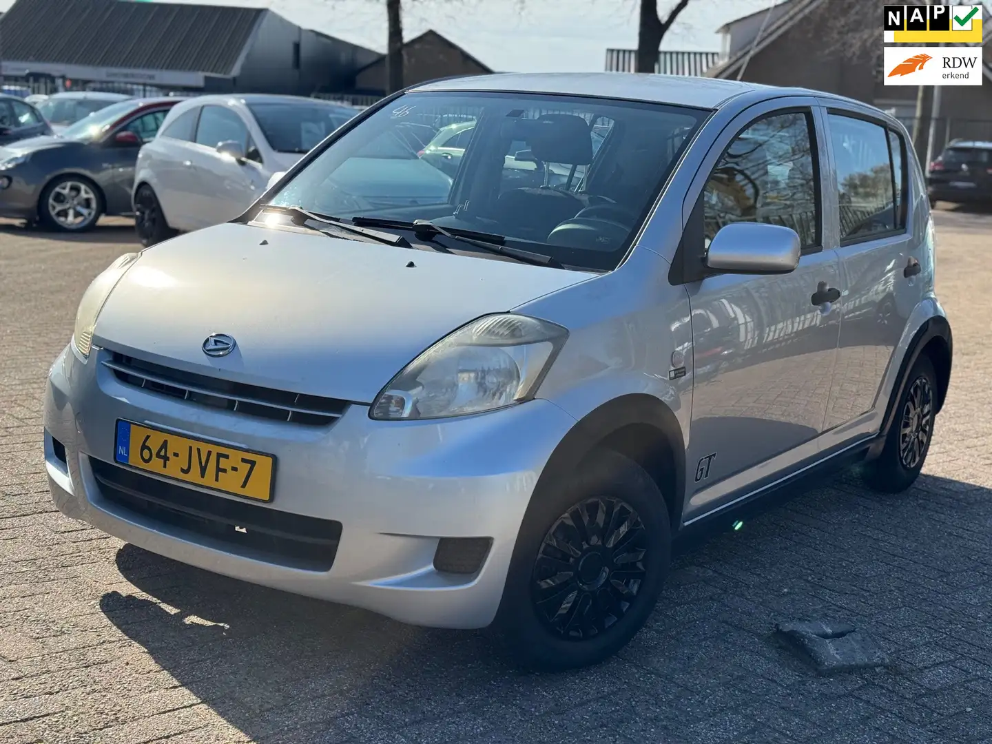 Daihatsu Sirion 2 1.0-12V GT-LINE NIEUWE APK NAP EL RAMEN Grau - 1
