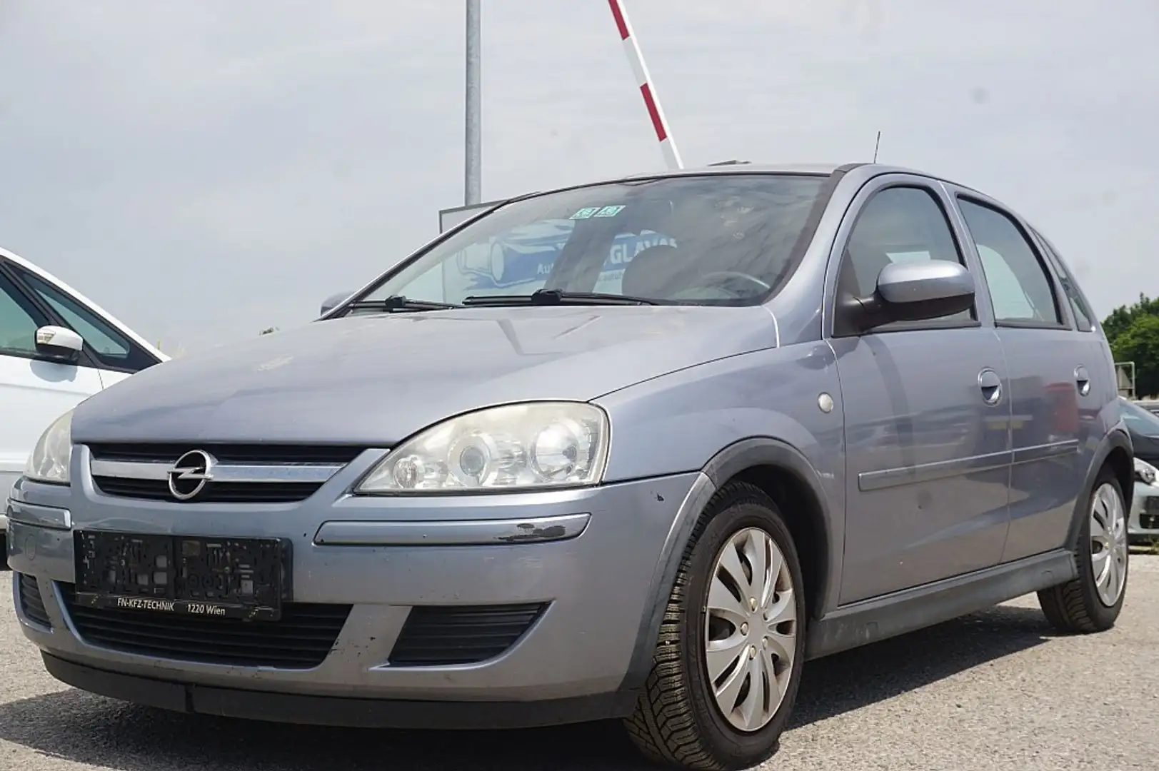 Opel Corsa 1,0 12V Edition Grau - 2